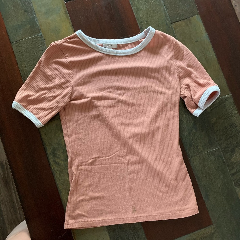 pink ribbed shirt